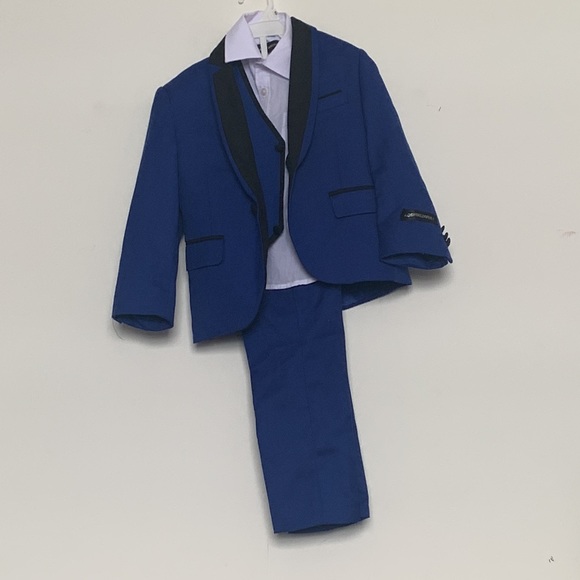 Kids World 4T Suit - Picture 1 of 7